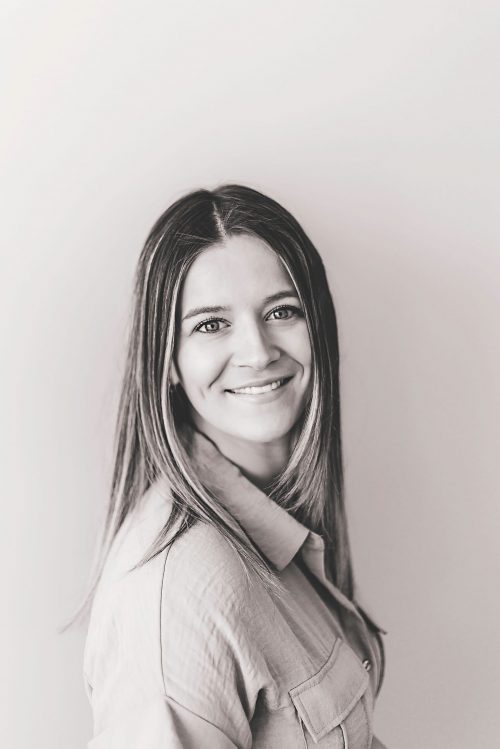 Bethany McDowell - Play Therapy & Family Counselling in Sylvan Lake